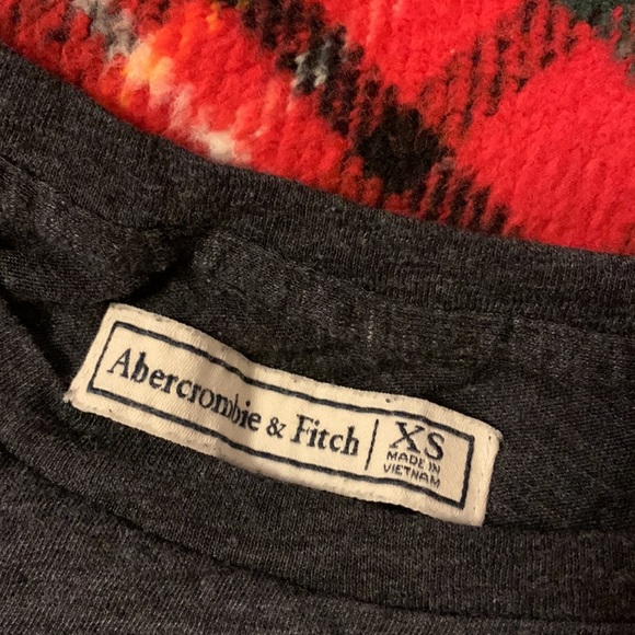 Abercrombie & Fitch Cropped Tshirt - Picture 3 of 3